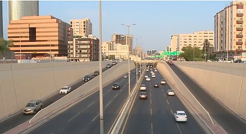 انسيابية سير المركبات على طريق الملك عبد الله في جدة