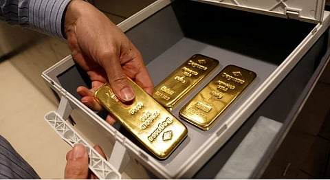الذهب يواصل كسر الأرقام القياسية على حساب الدولار 