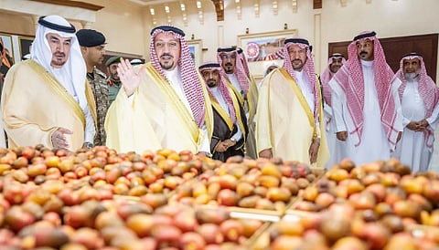 أمير القصيم يرعى حفل مهرجان السكرية الحمراء بالمذنب