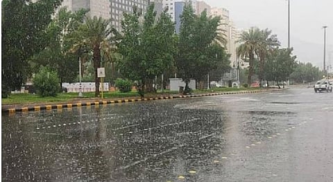 بسبب الحالة المناخية.. «الدفاع المدني» تدعو لتوخي الحذر في 3 مناطق