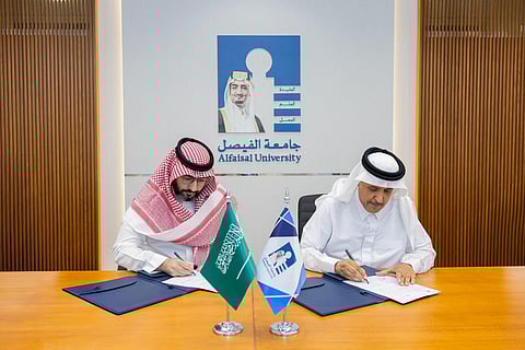 "جامعة الفيصل" تطلق محطة شمسية للبحث والابتكار