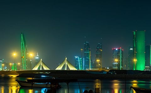 البحرين تزدان باللون الأخضر احتفاءً باليوم الوطني الـ 95