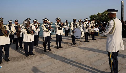 حرس الحدود يقيم عروضًا برية وبحرية احتفاءً باليوم الوطني السعودي الـ95