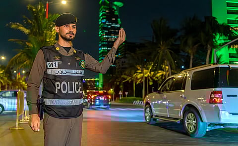 جهود ميدانية لرجال الأمن لانسيابية الحركة وتعزيز الفرحة باحتفالات اليوم الوطني