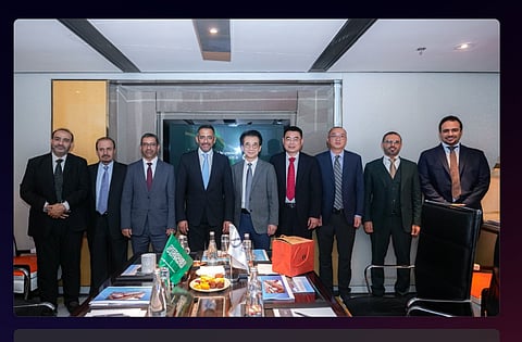 وزير الصناعة يبحث تعزيز الشراكات الاستثمارية مع شركات صينية