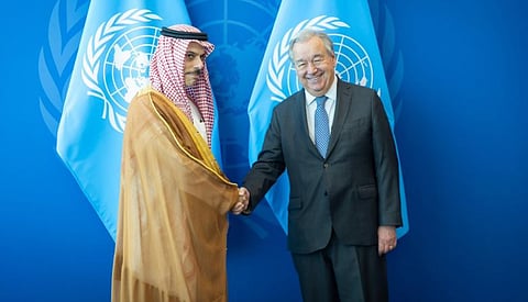 وزير الخارجية يبحث مع «غوتيريش» آليات التعاون الدولي في ظل الأزمات الإنسانية