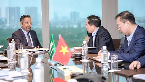 "الخريف" يناقش مع كبرى الشركات الفيتنامية فرص الاستثمار المشترك في الصناعة والتعدين