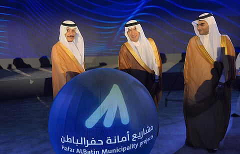 وزير البلديات والإسكان يدشّن مشروعات بأكثر من 2,6 مليار ريال في حفر الباطن