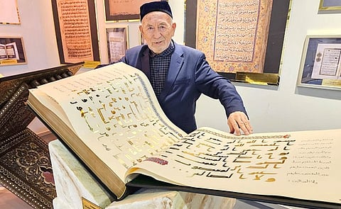 الخطاط الأوزبكي حبيب الله صالح: نسخت بخط يدي أقدم نسخة من القران الكريم