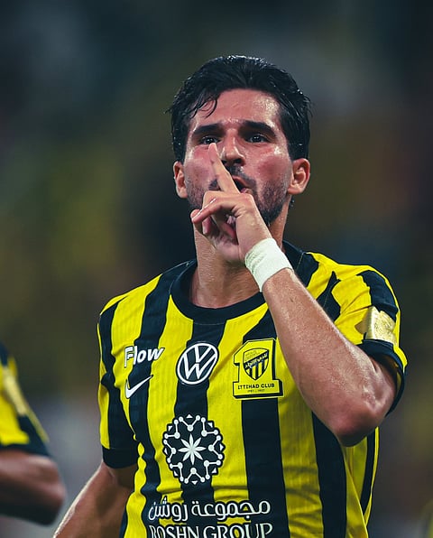حسام عوار