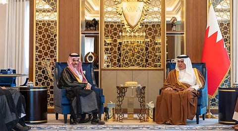 ولي عهد البحرين يستعرض العلاقات الأخوية وسبل تعزيزها خلال لقائه وزير الخارجية