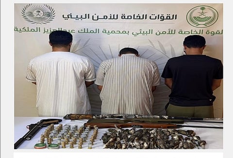 ضبط 3 مواطنين لارتكابهم مخالفة الصيد في أماكن محظور الصيد فيها بمحمية الملك عبدالعزيز الملكية