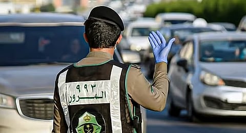 «المرور»: الإلتزام بمسافة آمنة بين المركبات يضمن استجابة سريعة بالمواقف الطارئة