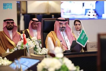 وزير الاتصالات يؤكد أهمية التكامل الخليجي في التقنية والذكاء الاصطناعي