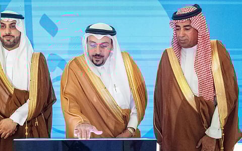 أمير القصيم يدشّن مشروع الخدمات الفندقية لكبار السن بتكلفة 35 مليون ريال