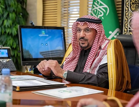 توجيه من أمير القصيم بمحاسبة المقصرين في واقعة خطأ تسليم جثمان بمستشفى الرس

