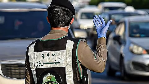 تصل إلى 2000 ريال... المرور يوضح مخالفة عدم وجود إنارة جانبية للشاحنات 