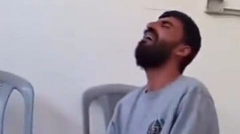 صدمة العودة.. أسير فلسطيني خرج حاملاً هدية لابنته فوجدها شهيدة