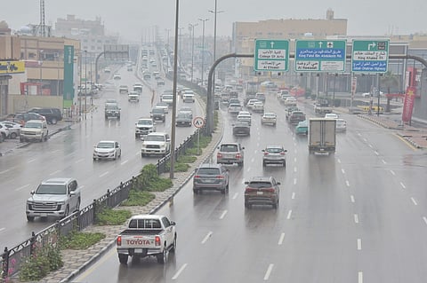 طقس المملكة الثلاثاء.. أمطار رعدية وزخات برد ورياح نشطة على عدة مناطق