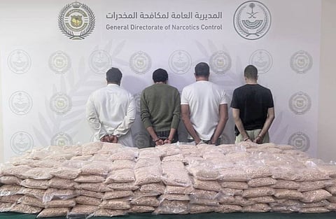 ضبط أكثر من مليوني قرص من الإمفيتامين المخدر بحوزة مقيمين سوريين ومواطنين في الرياض 
