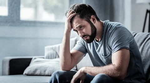 أخصائية تحدد سلوكيات تقتضي تدخل الطب النفسي بحالة الحزن