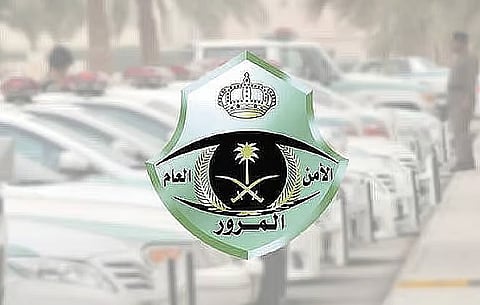 المرور: 4 حالات تستدعي تخفيف السرعة أو إيقاف المركبة