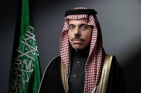 وزير الخارجية يبحث المستجدات الإقليمية والدولية مع نظيره الماليزي