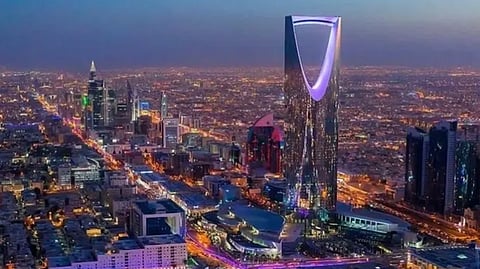ما أسباب تعزيز النمو بالقطاع غير النفطي؟.. أستاذة اقتصاد توضح
