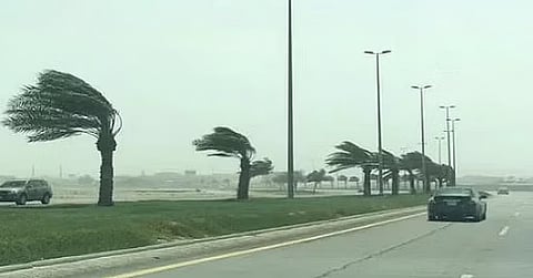  المركز الوطني للأرصاد: رياحٌ شديدة على منطقة حائل