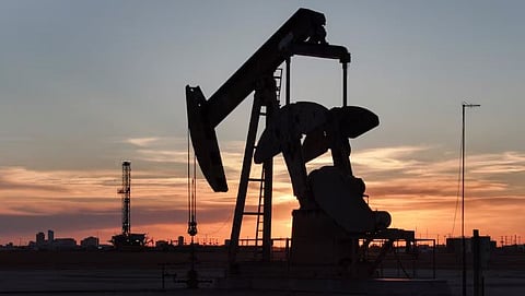 تراجع النفط متأثرا بخطط أوبك لزيادة الإنتاج