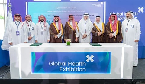 بحضور «الخريف».. توقيع 5 اتفاقيات لتوطين صناعة ونقل عددٍ من المنتجات الطبية والدوائية