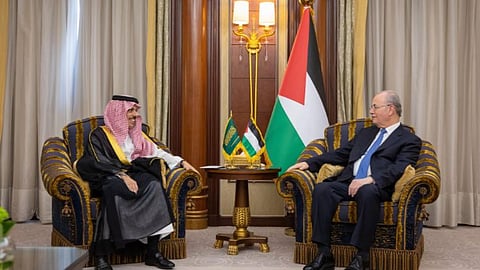 وزير الخارجية يبحث مع رئيس وزراء فلسطين آخر تطورات الأوضاع في قطاع غزة