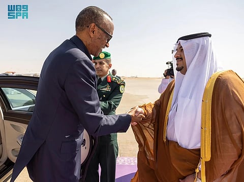 الرئيس الرواندي يغادر الرياض وفي مقدمة مودعيه نائب أمير المنطقة