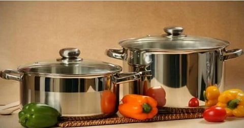 مختص: أواني الستانلس خيار جيد للطهي.. والحديد المجلفن يسبب مشكلات صحية لدى الأطفال