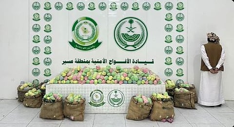 القبض على مواطن في عسير لترويجه 127 كيلو جرامًا من نبات القات 