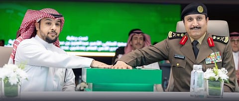 الفريق البسامي يدشّن خدمات محفظة لوحات المركبات الرقمية عبر منصة أبشر
