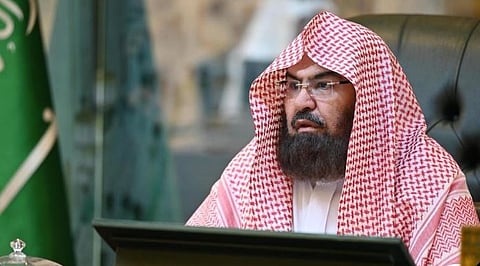 السديس: الالتزام بالتعليمات الأمنية عبادةٌ تُصان بها الأرواح وتُحفظ بها المقدسات