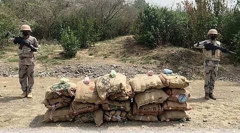 حرس الحدود بجازان يقبض على إثيوبي لتهريبه 72 كيلوجرامًا من القات 