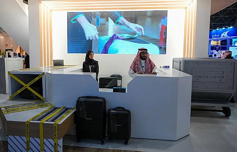 "مسافر بلا حقيبة".. تجربة سفر ذكية تستوقف زوار مؤتمر ومعرض الحج 2025