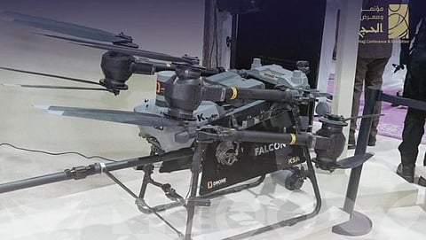 «الدفاع المدني» تستعرض طائرة «صقر» المعززة بالذكاء الاصطناعي لحالات الإطفاء والإنقاذ