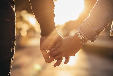 مختصة نفسية: المقارنة من الأخطاء التي تخفض السعادة الزوجية  