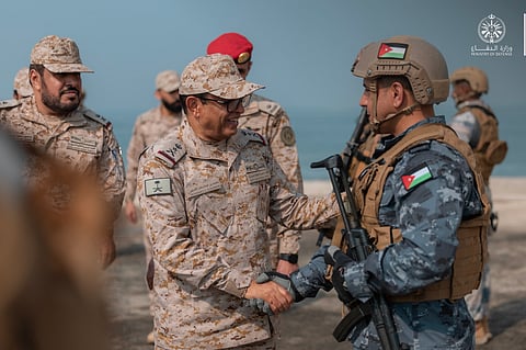 مناورات تمرين «الموج الأحمر 8» 