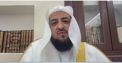 عضو «كبار العلماء»: من العقوق أن يضع الأبناء والديهم كمحتوى ينشر على مواقع التواصل 