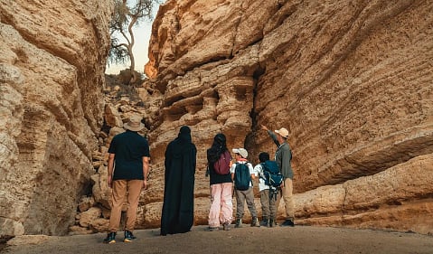  السياحة البيئية تزدهر في النسخة الخامسة من موسم العرمة.. تجارب متنوعة وإقبال متصاعد