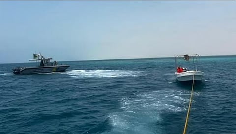 حرس الحدود بتبوك يضبط 4 بنغاليين مخالفين للائحة الأمن والسلامة لمزاولي الأنشطة البحرية 