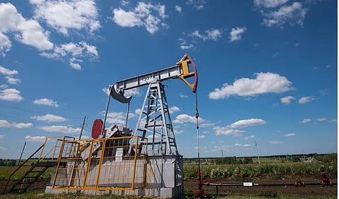 تراجع أسعار النفط مع استئناف عمليات التحميل في مركز تصدير روسي