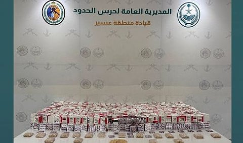 إحباط تهريب أكثر من 130 ألف قرص مخدر بمنطقة عسير
