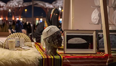 الطاقية الجيزانية.. تراث يُحاك بخيوط الأصالة يوثقه معرض "بنان"