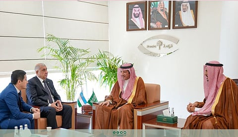 «الكهموس» يبحث تعزيز التعاون في مجال حماية النزاهة ومكافحة الفساد مع المدعي العام الأوزبكستاني