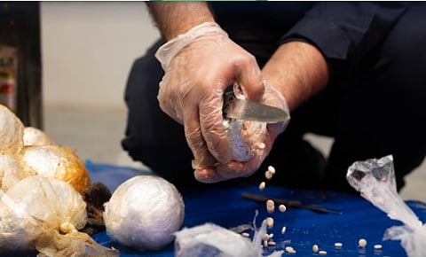 إحباط محاولة تهريب أكثر من 58 ألف حبة من الإمفيتامين المخدر بمنفذ الحديثة